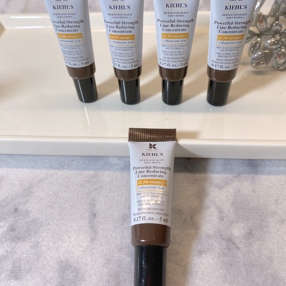 Kiehls Powerful-Strength Line-Reducing Concentrate - Set of Five, 5 x 5 ml, NEW - Picture 4 of 9